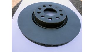 Abb. 10: Grauguss-Bremsscheibe beschichtet mit schwarzer Farbalternative «X-Tec Eco Black», am Topf überlackiert mit Topcoat «X-Protect Eco Black» und gemeinsam eingebrannt. (Bild: Nano-X)