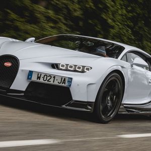 Der Chiron Super Sport überschreitet in Sekunden jedes Tempolimit.(Bild:  Hendryk Meyer/Bugatti)