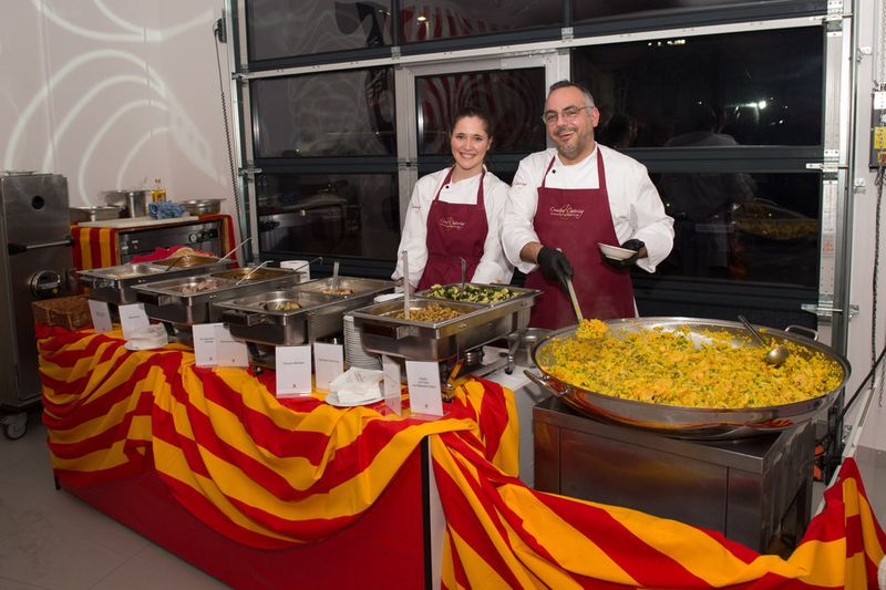 Auf der anderen Seite ging es spanisch zur Sache, etwa mit Paella. (Schwaba / Christoph Fink)