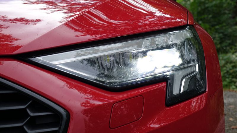 Auch die LED-Scheinwerfer und ...  (Bild: Schreiner/»kfz-betrieb«)