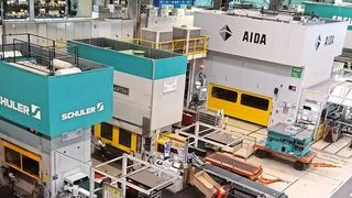 Ein Blick ins Presswerk bei BSH in Traunreut. An der Aida-Presse sind die digitalen Lösungen von Consenses implementiert. (Bild: BSH)