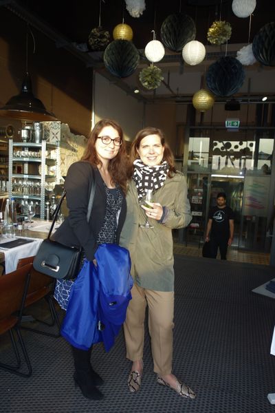 Nane Hambarzumjan, Microsoft, und Alexandra Böckelmann, ACER, freuen sich auf einen entspannten Abend. (Bild: IT-BUSINESS)