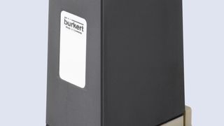 Für das exakte Dosieren von Flüssigkeiten im µl-Bereich: Die neue Mikrodosiereinheit Typ 7615 von Bürkert (Bild: Bürkert)