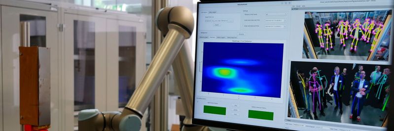 Wo befinden sich die menschlichen Mitarbeiter des Cobots während seiner Arbeit am häufigsten? Wann und wie kommen sie ihm so nahe, dass er seine Bewegungen verlangsamen oder einstellen muss? Im Projekt Robodashcam werden diese Daten gesammelt und von einer KI ausgewertet, um den Prozess bei gleichbleibender Sicherheit zu optimieren. (Bild:  Sandro Kipar/VCG)