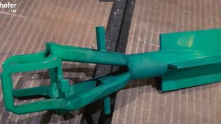 Im Projekt wurde so am Beispiel einer Welle einer Bockwindmühle die Bauteilstruktur verbessert, das Gewicht um 34 Prozent reduziert und die Herstellkosten gesenkt – bei Sicherstellung der Betriebsfestigkeit . (Bild: Fraunhofer LBF)