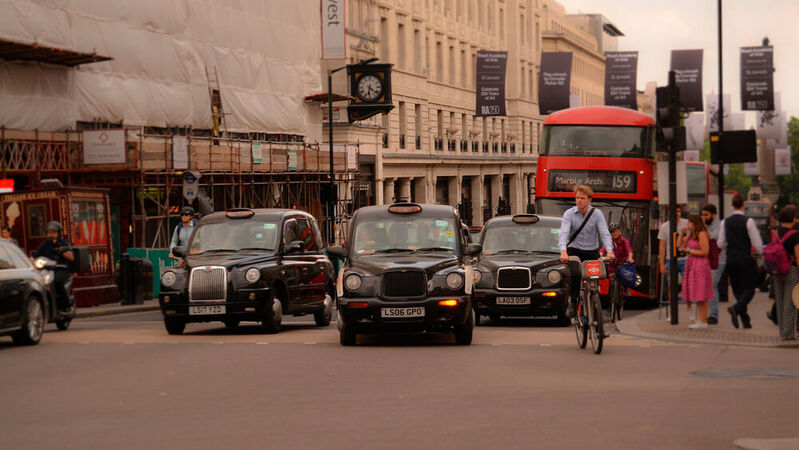 Großbritannien will die Straßenverkehrsordnung zu Gunsten von Fußgängern und Radfahrern anpassen.