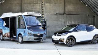 Der vollelektrische City-Bus „Jest“ des Unternehmens Karsan fährt mit BMW i3 Motoren und Hochvoltbatterien. BMW i erschließt damit konsequent ein weiteres Feld für zukunftsweisende, emissionsfreie Antriebstechnologien. (BMW, Ralph Wagner)