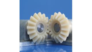 Die noch jungfräulichen Kegelräder aus dem alternativen Zahnrad-Kunststoff namens Akrotek PK, einem aliphatischen Polyketon, vor den Belastungstests. (Bild: Akro-Plastic)