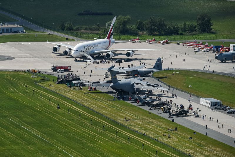 Neben zivilen Flugzeugen können Besucher auch militärische Fluggeräte begutachten. (Bild: ILA)