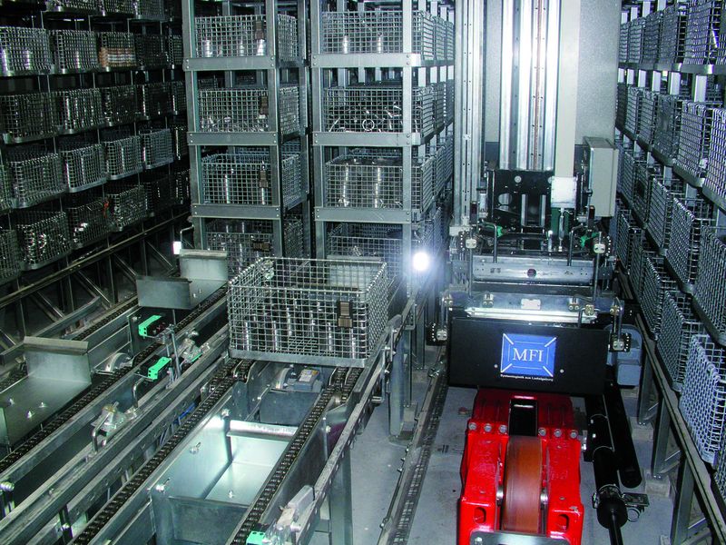 Bild 3: Die Gitterkörbe mit Teilen werden automatisch gelagert und den Mitarbeitern in einer Vorzone angedient. (Archiv: Vogel Business Media)