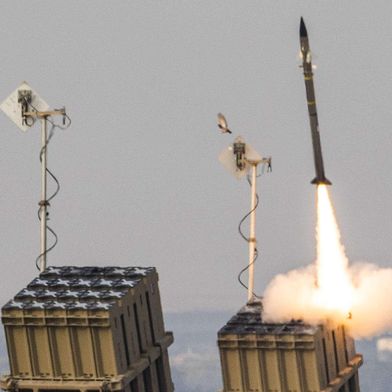 An Iron Dome air defence launcher fires an interceptor missile during operations in 2021. (Photo: IDF Spokesperson’s Unit, Wiki Commons (CC BY-SA 3.0))