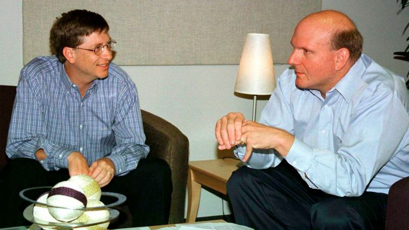 Am 13. Januar 2000 wird Steve Ballmer (l.) als Vize-CEO zum Microsoft ernannt. (Bild: Microsoft)