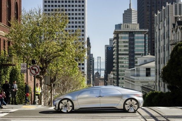 Mercedes-Benz F 015 Luxury in Motion in San Francisco. Die Vision: Mehr Lebensqualität für alle Stadtbewohner (Mercedes-Benz)
