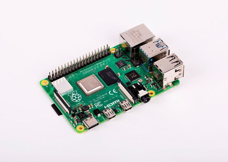 Die GPIO-Leiste wurde beim neuen Modell nicht verändert. Allerdings ist ein Netzteil mit USB-C-Anschluss notwendig. (Raspberry Pi Foundation)