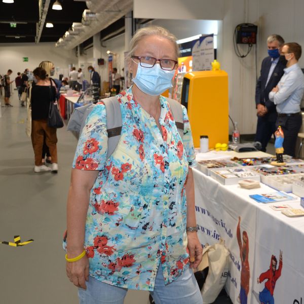 Besucherstimmen der LAB-SUPPLY Wien 2020Dr. Ruth Quint von der Universität Wien:  „Ich bevorzuge die direkte Kommunikation zwischen den Leuten. Man kann im persönlichen Gespräch aus der Stimme zum Beispiel besser sagen, wie der andere gerade gelaunt ist. Deswegen sind Messen wie die LAB-SUPPLY für mich viel besser als Webkonferenzen oder ähnliches.“  Weitere Infos zu den kommenden LAB-SUPPLY-Messen finden Sie auf www.lab-supply.info.   ()