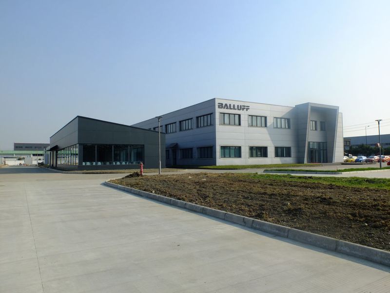 Im Neubau von Balluff wird das Produktprogramm in Chengdu durch eine teilautomatisierte Produktion und Montage eines Sensor-Plattformkonzepts erweitert. (Balluff)