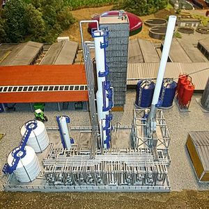 Zukunftsvision: Modell einer künftigen Bioraffinerie-Anlage am Unteren Lindenhof, der Versuchsstation der Universität Hohenheim.