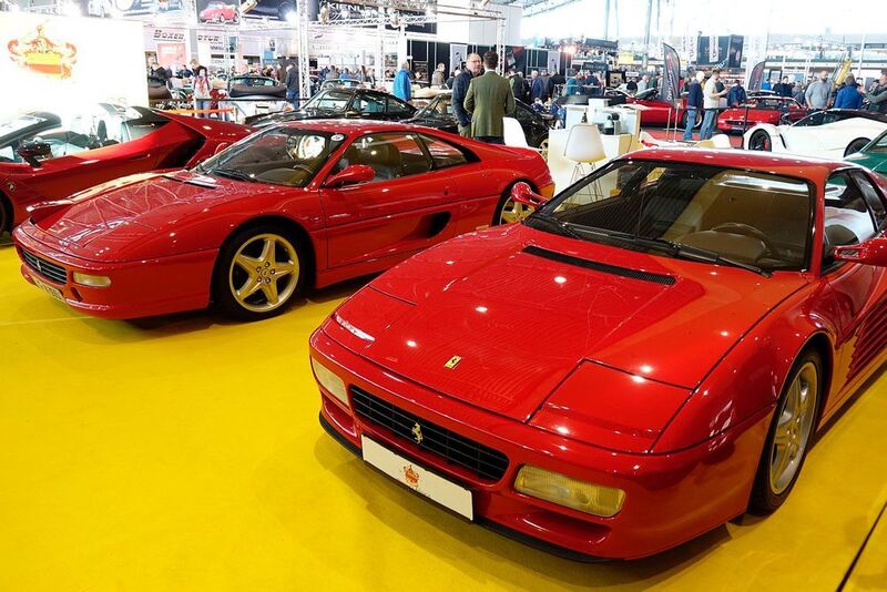 Rot ist seit jeher die Farbe italienischer Sportwagen. Doch auch ganz anderen ... (Rosenow/»kfz-betrieb«)