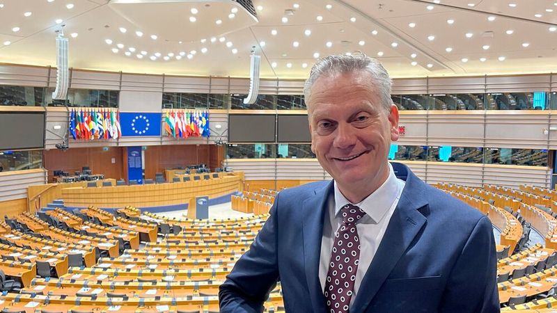 ZDK-Präsident Arne Joswig im Europa-Parlament.  (Bild: ZDK)
