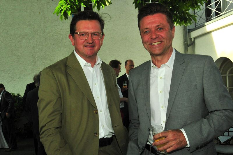 Starke Freie Werkstätten: (v.li.) Stefan Vorbeck (Kfz-Gewerbe Schleswig-Holstein) und Bundesinnungsmeister Wilhelm Hülsdonk. (Zietz)