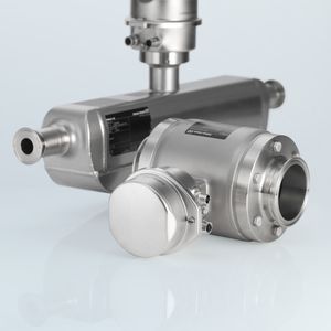 Die neuen Durchflussmessgeräte Promass 100 (Coriolis) sowie Promag 100 (MID) werden auch mit Ethernet/IP-Schnittstelle angeboten.