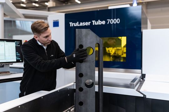 Mit der Trulaser Tube 7000 hat Trumpf rechtzeitig zur Tube 2026 die neueste Maschinengeneration für die Rohrbearbeitung per Laser zu bieten. Sie gilt als die flexibelste und produktivste Maschine von Trumpf für diese Aufgabe ...(Bild:  Trumpf)