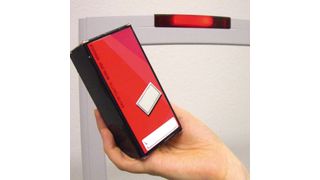 Gesicherte Produkte, hier ein mit einem AM-Etikett versehenes Beispiel, werden im Institut für Distributions- und Handelslogistik einem Detektionstest unterzogen. Bild: VVL/IDH (Archiv: Vogel Business Media)