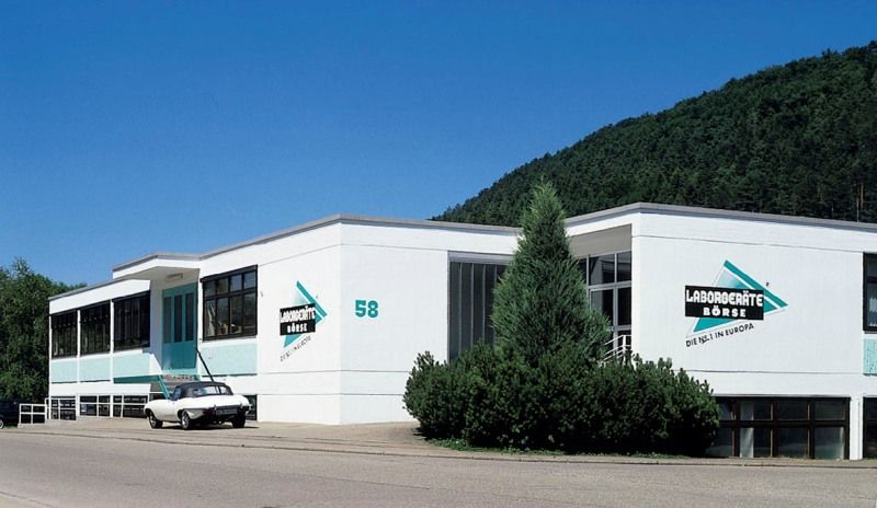 firmengebäude bearbeitet.jpg ()