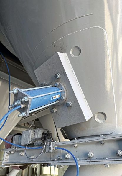 Ein pneumatischer Magnetsystem-Klopfer erzielt seine hohe Schlagkraft durch spontan freiwerdende gespeicherte Druckluftenergie. (Bild: Singold Gerätetechnik)