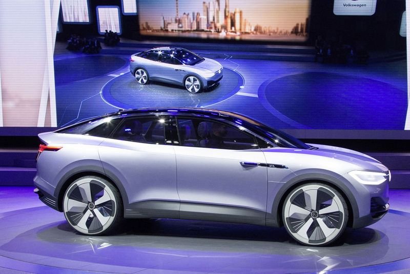 In seiner „Strategie 2025“ plant der Autobauer mit 30 neuen E-Modellen. Der I.D. Crozz soll eines davon sein. (VW)
