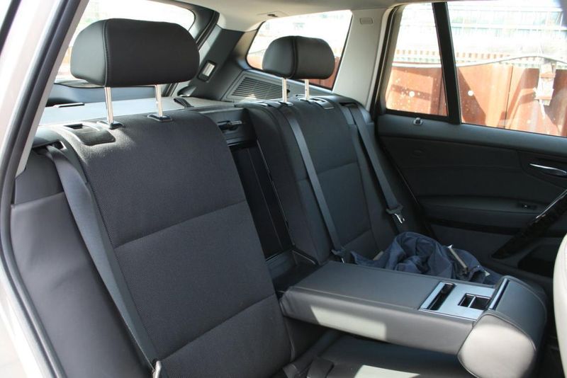 Platz bietet der X3 vorn und hinten reichlich, die Verarbeitung lässt keine Wünsche offen, die Sitze sind straff gepolstert. (Archiv: Vogel Business Media)