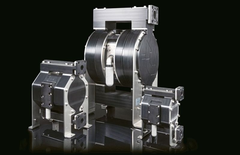 Ein Blick in das Innere der Pumpe zeigt das Dichtungskonzept, welches das Risiko einer Undichtigkeit deutlich minimiert. Der gut durchdachte Aufbau ermöglicht einen einfachen Zugang bei Reparaturen und einen schnellen Service vor Ort.  (Bild: Timmer)