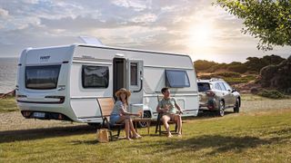 Caravans, Pferde- oder Bootsanhänger – zu ziehen gibt es in der modernen Freizeitgesellschaft jede Menge. Nur bauen die Autohersteller immer weniger leistungsstarke Zugfahrzeuge. (Bild: Fendt)