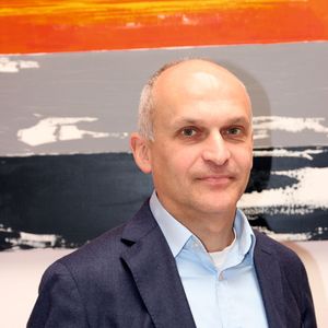 „Pneumatische oder hydraulische Stellantriebe lassen sich schlecht regeln – wer hochpräzise Regelungen braucht, ist mit einem elektronischen Antrieb besser beraten.“
Dr. Rudolf Bachert, Auma