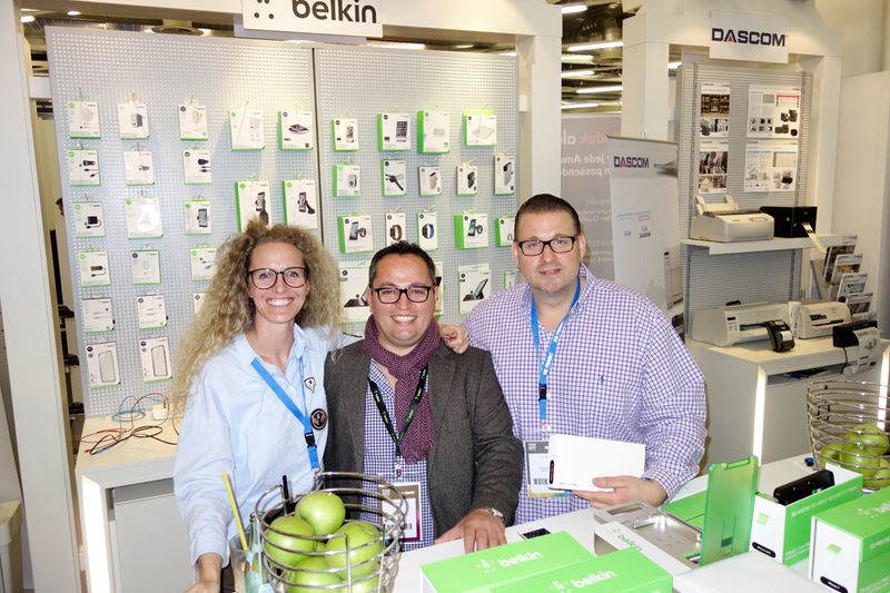Das Belkin Team (v. l.) Sandra Kaplan, Toni Fatos und Kabel-Tobi Lippke. (Bild: IT-BUSINESS)