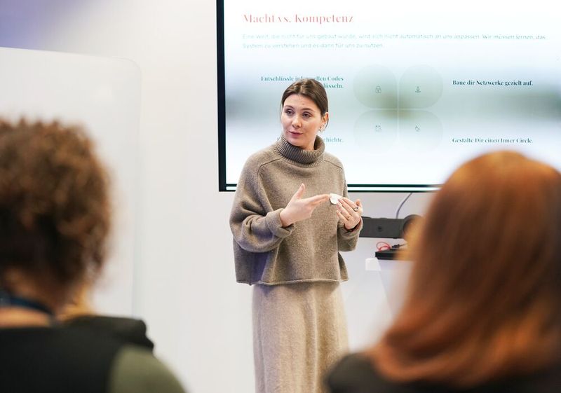 Auch Nais Desirée Graswald, Gründerin von Own Your Seat, hielt einen motivierenden Impulsvortrag. (Bild: Nicolas Armer)