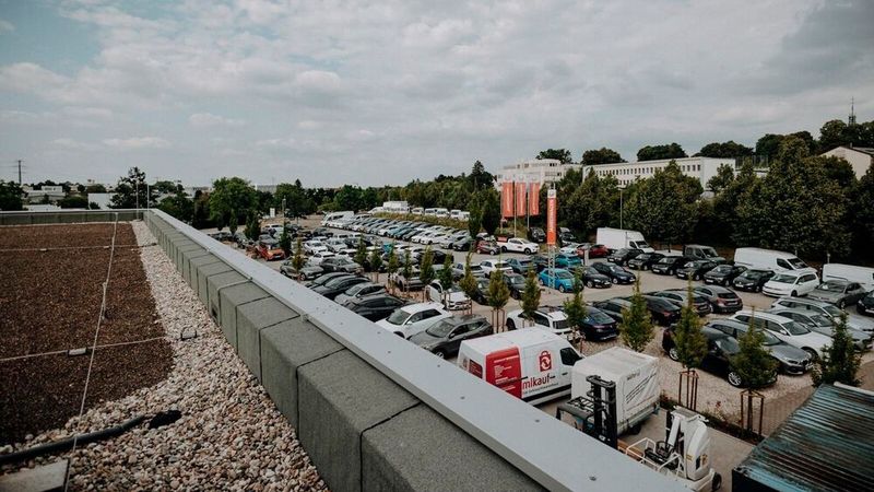 Das Areal des Autohauses erstreckt sich auf 20.000 Quadratmetern. (Bild: Nissan)