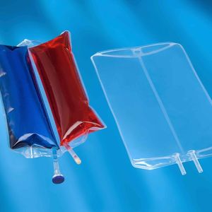 In der medizinischen Versorgung haben sich Infusionsbeutel inzwischen unentbehrlich gemacht, denn ihr Handling ist denkbar einfach.