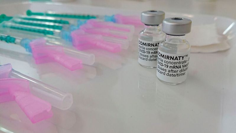 Für geimpfte Autohauskunden gibt es ab sofort Erleichterungen: Sie dürfen ohne Test in den Showroom. Für geimpfte Mitarbeiter bleibt es bei den bisherigen Arbeitsschutzregeln.(Bild:  gemeinfrei /  Pixabay)