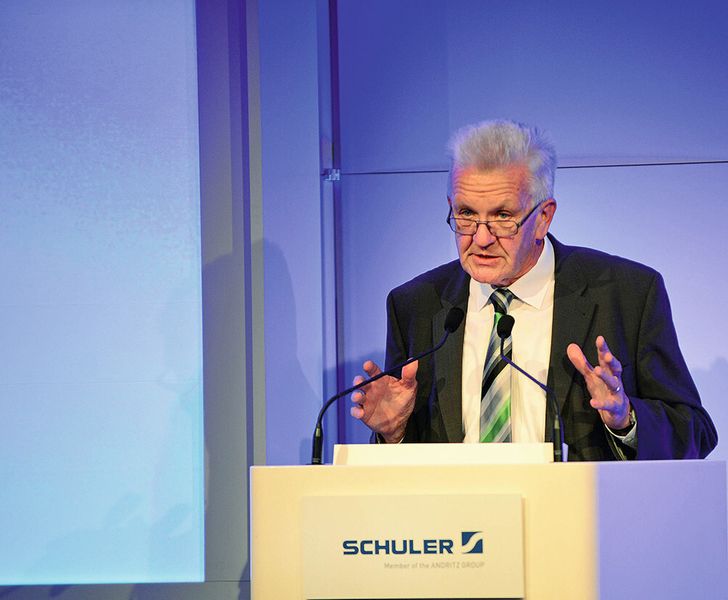 Auch Winfried Kretschmann, Ministerpräsident von Baden-Württemberg, gratulierte der Schuler AG zum 175. Bestehen. (Bild: Schuler)