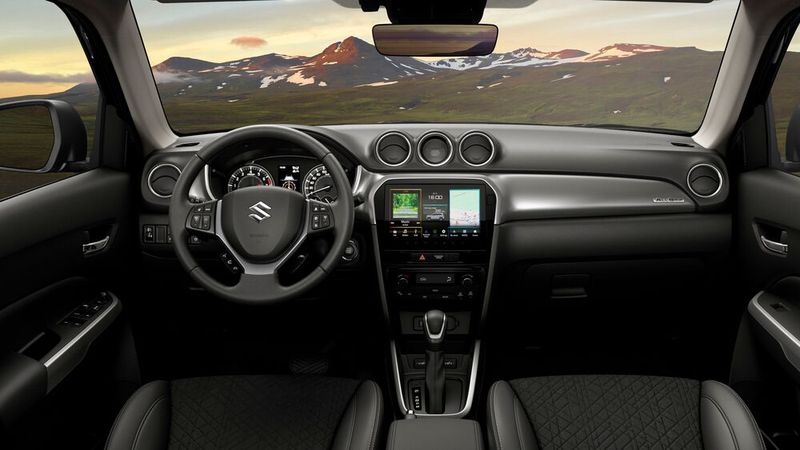 Eine wichtige Neuerung im Innenraum ist der Neun-Zoll-Touchscreen in der Armaturenbrettmitte. (Bild: Suzuki)