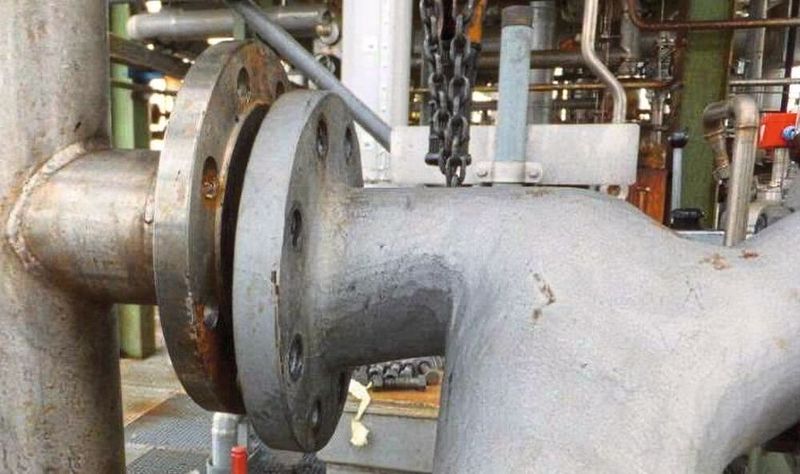 Keine Kräfte und Momente auf die Pumpenstutzen (Bild: Kreiselpumpen im Anlagenbau)