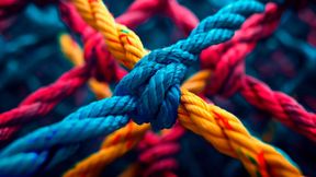 Die Wahl zwischen Cloud, On-Prem und Hybrid ist keine reine Technikfrage, sondern folgt Schutzbedarf, Compliance und Skalierungszielen. Hybrid ist dabei Strategie, nicht Kompromiss. (Bild: © kvladimirv - stock.adobe.com)