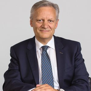 «Ob die Zukunft des Werkplatzes Schweiz weiterhin erfolgreich sein kann, wird massgebend vom Zugang der Schweizer Industrie auf den Europäischen Arbeitsmarkt abhängen.» Thomas Nägelin, Director Sales and Marketing/Member of the Executive Board