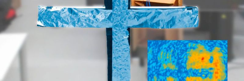 Ein Hologramm der Mikrowellenstrahlung eines WLAN-Senders lässt sich mit einer feststehenden und einer beweglichen Antenne erzeugen.(Bild:  Friedemann Reinhard/Philipp Holl/TUM)