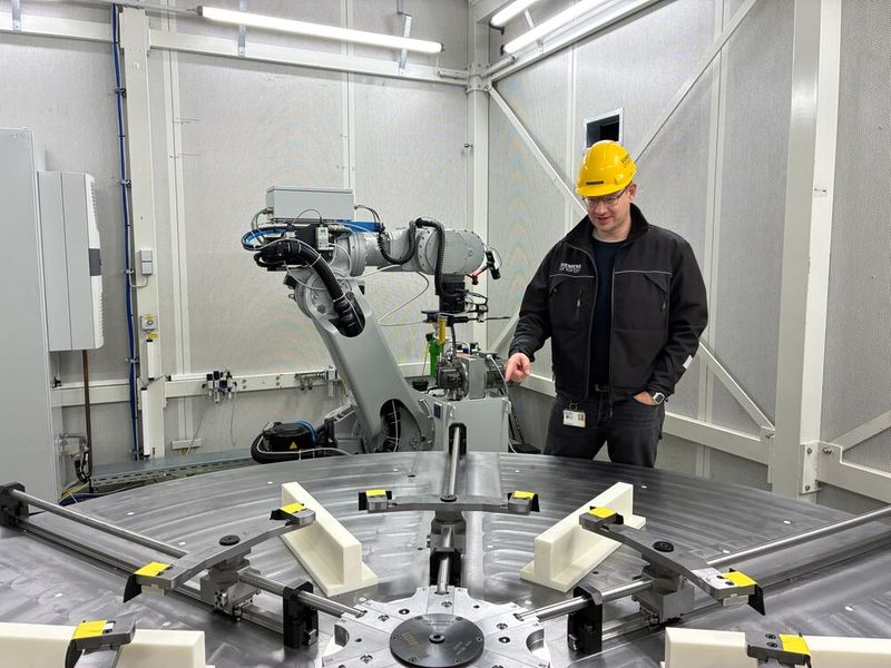 Tim Brückmann, Planer bei Siemens Energy, resümiert: „Sowohl das Fachwissen als auch die beharrliche Überzeugungskraft von Matthias Barth von Röhm waren neben technischen Aspekten maßgebliche Faktoren zur Entscheidung für Röhm und letztlich für den Erfolg.“  (Bild: Röhm)