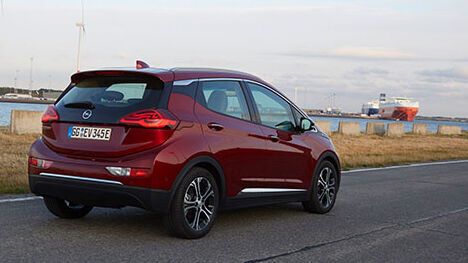 Für kurze Zeit gab es den Chevrolet Bolt in Deutschland als Opel Ampera-E zu kaufen. (Bild:  Harald Dawo)