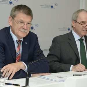 Momentan geht es der Chemieindustrie gut und die Prognosen geben Anlass zur Freude. Utz Tillmann und Karl-Ludwig Kley haben auf der Halbjahrespressekonferenz des VCI gute Nachrichten aus der Branche im Gepäck.
