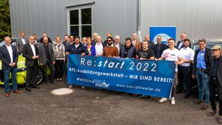 Neustart der Ausbildungswerkstatt der Berufsbildenden Schule Bad Neuenahr-Ahrweiler – Freude bei den Auszubildenden, Lehrern und Sponsoren.

 (Bild: Friedsam GmbH Werbeagentur)