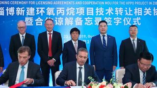 Evonik und Thyssenkrupp Industrial Solutions lizenzieren die HPPO-Technologie zur Herstellung von Propylenoxid an Zibo Qixiang Tengda Chemical. (Evonik)